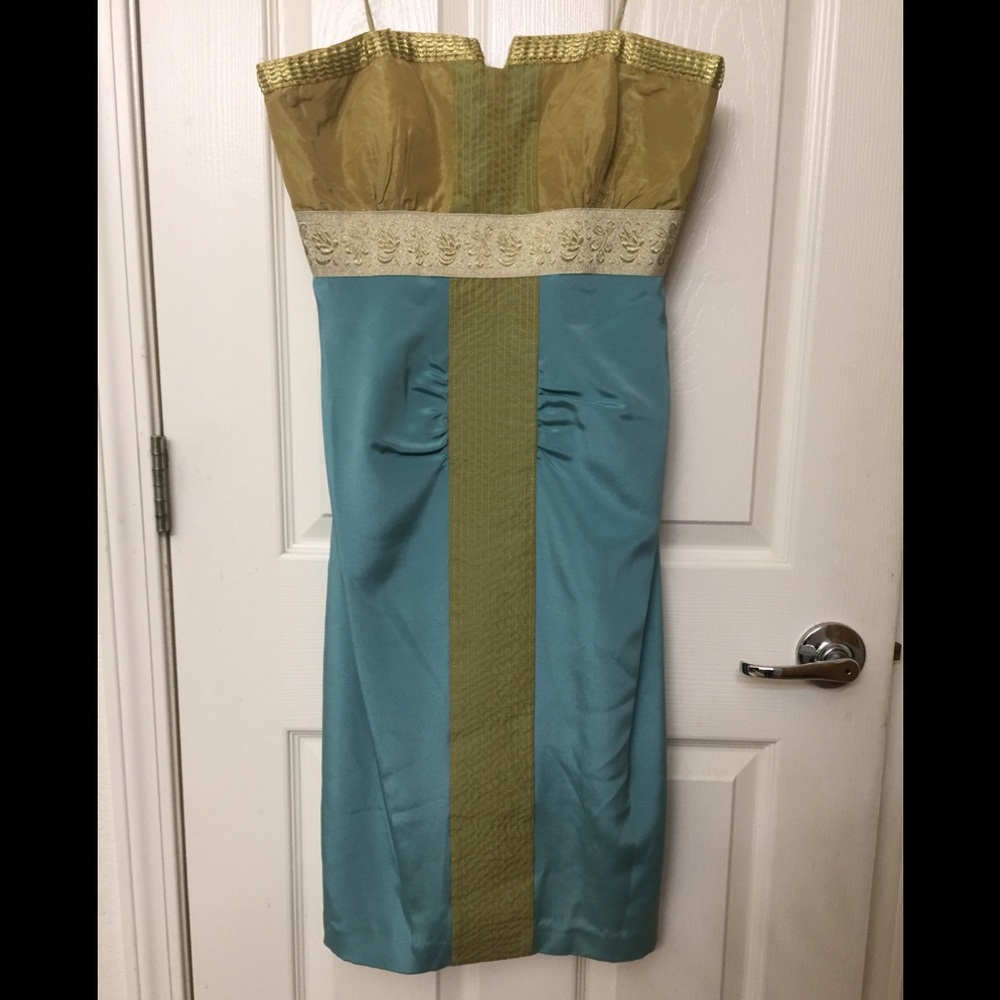 Nicole Miller Strapless Cocktail Dress 👗